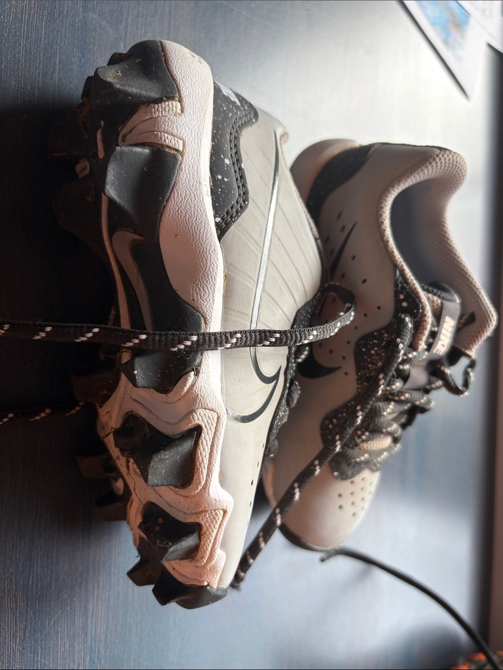 Nike Kids' Black and White Baseball Cleats with Speckled Trim